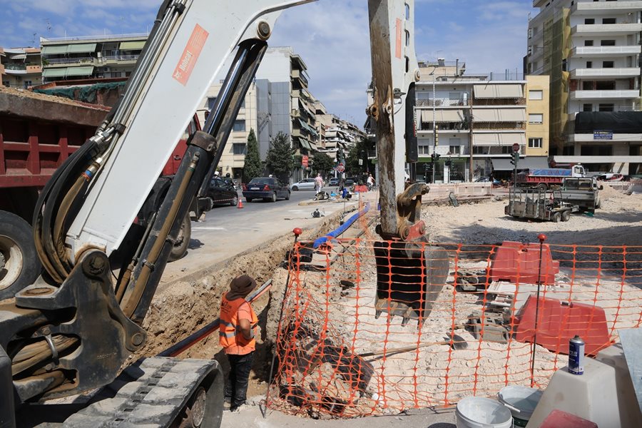 Πλάνο από την εξέλιξη των εργασιών για τον κυκλικό κόμβο σε Παναγούλη-Ηρ.Πολυτεχνείου-Φαρσάλων