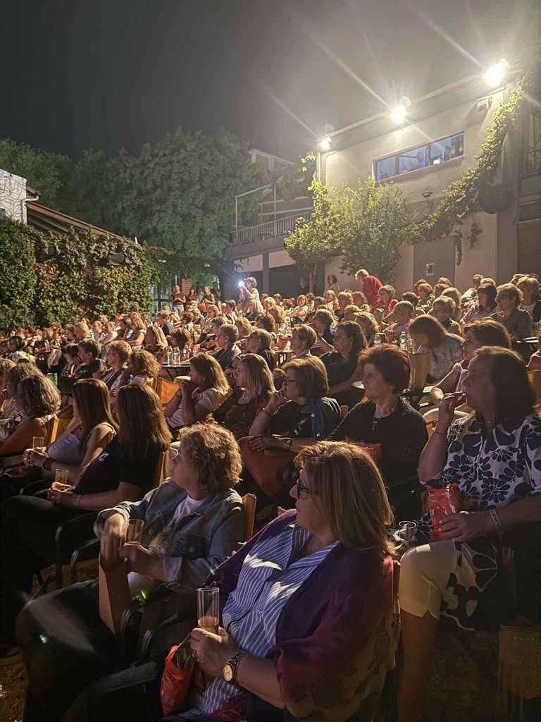Στιγμιότυπο από την κινηματογραφική βραδιά για τις αθλούμενες του Προγράμματος: Άθληση και Γυναίκα