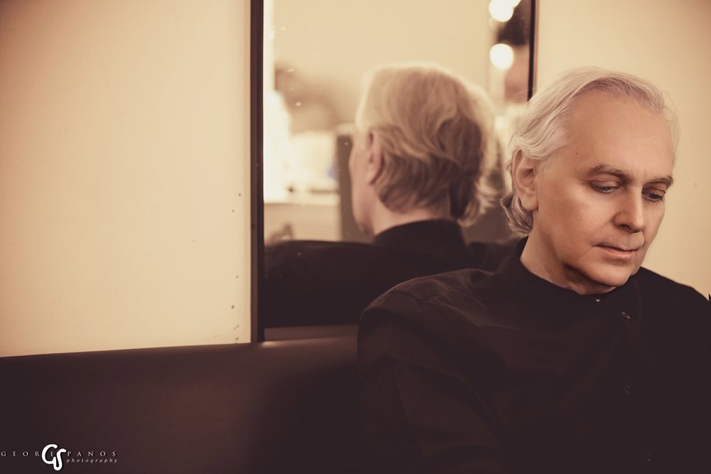 Γιάννoς Αιόλου O συνθέτης Γιάννoς Αιόλου