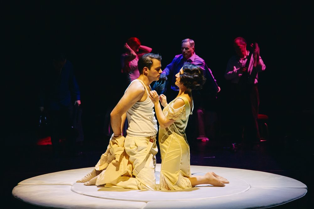 251106 ethniki lyriki skini 1