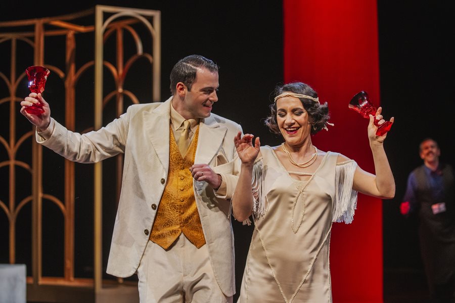 Στιγμιότυπο από την οπερέτα Θέλω να δω τον Πάπα!