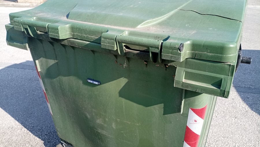 Εγκατάσταση RFIDs σε κάδο απορριμμάτων